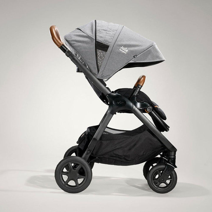 Carrinho de Bebé Finiti™ Signature Joie Carbon - Minicool