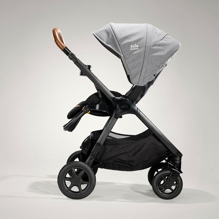 Carrinho de Bebé Finiti™ Signature Joie Carbon - Minicool