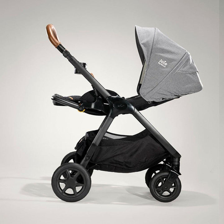 Carrinho de Bebé Finiti™ Signature Joie Carbon - Minicool