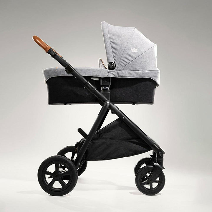Carrinho de Bebé Aeria™ Signature Joie Carbon - Minicool