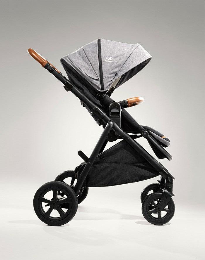 Carrinho de Bebé Aeria™ Signature Joie Carbon - Minicool