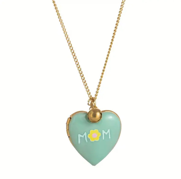 Colar com Pingente Coração Verde "Mom"