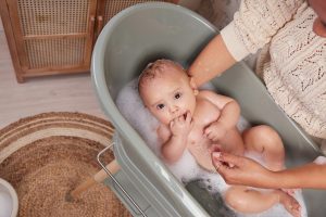 Read more about the article Importância do banho de bebé